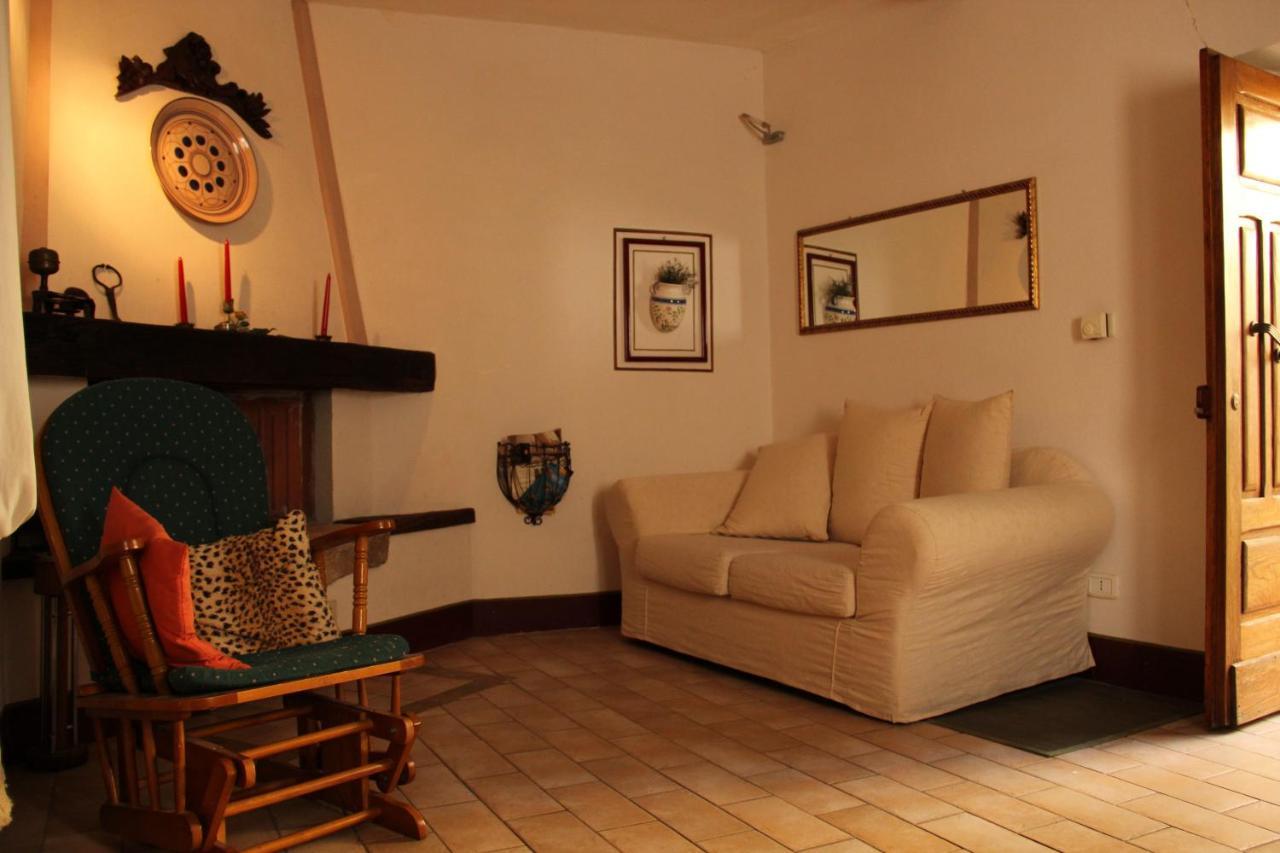 Apartamento Trilocale Nel Centro Storico Montemerano Exterior foto